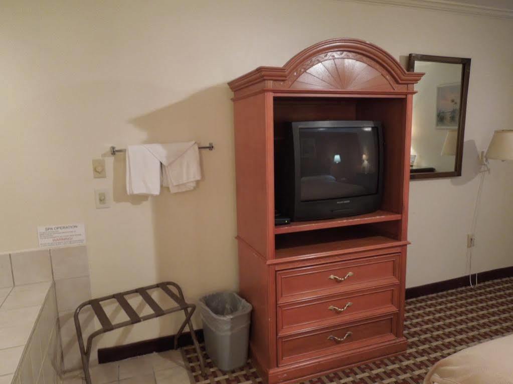 Howard Johnson Florence/ Cincinnati Area Buitenkant foto